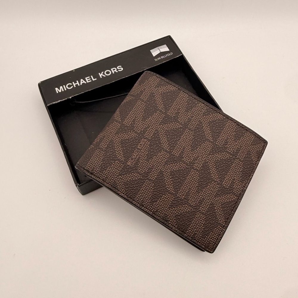 Michael Kors NWT Men’s Bifold Wallet Signature Logo Brown